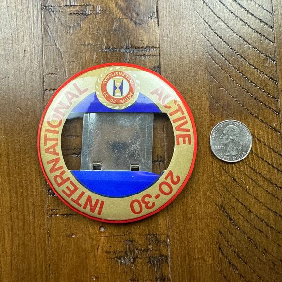 Vintage International Active 20-30 Years Pinback Button - Picture 3 of 3